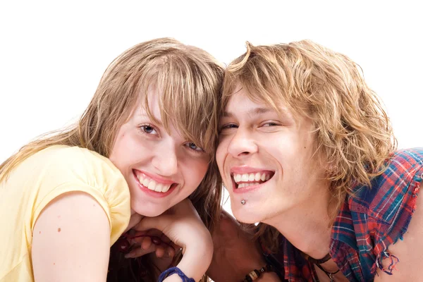 Portrait de sourire jeune couple de beauté — Photo