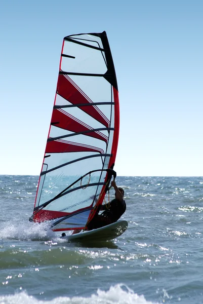 El windsurfista sobre las olas del mar 3 — Foto de Stock