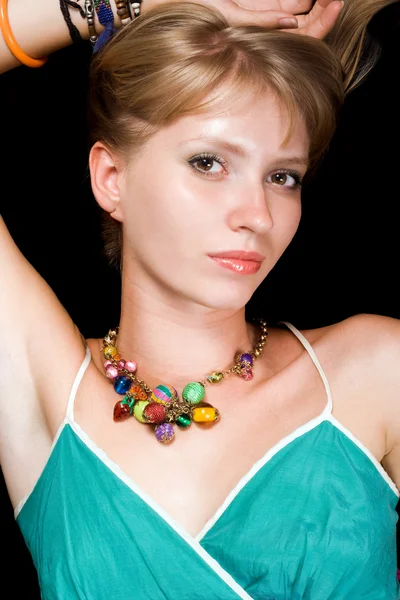 Portret van de schoonheid van de jonge vrouw. isol — Stockfoto