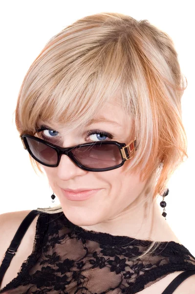 Porträtt av blondin i solglasögon. Jag — Stockfoto