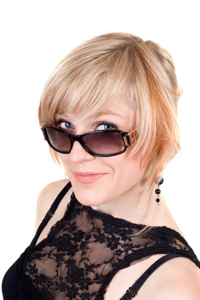 Porträt der schönen Blondine mit Sonnenbrille — Stockfoto