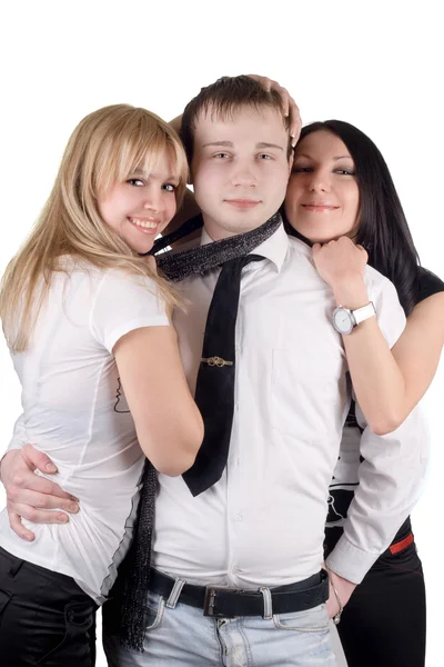Jeune homme et deux jeunes femmes. Isolé — Photo