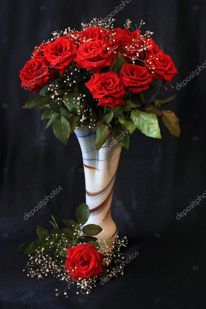 Rosas negras ramo fotos de stock, imágenes de Rosas negras ramo sin  royalties | Depositphotos