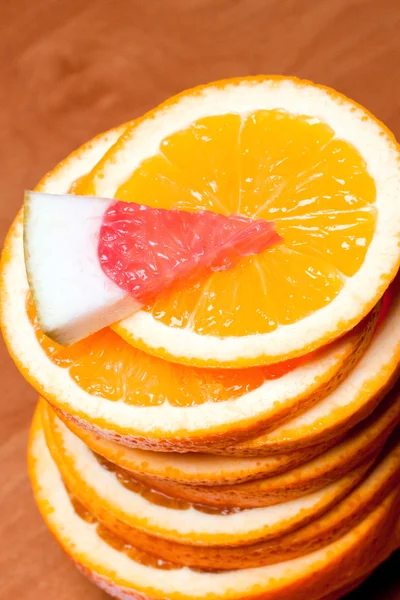 オレンジとグレープ フルーツの部分. — ストック写真