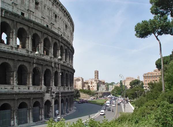 Vida comum perto do Coliseu — Fotografia de Stock