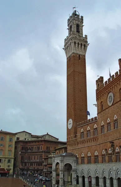 Town hall in Siena. Montalchino, Tuscan — Stock Photo, Image