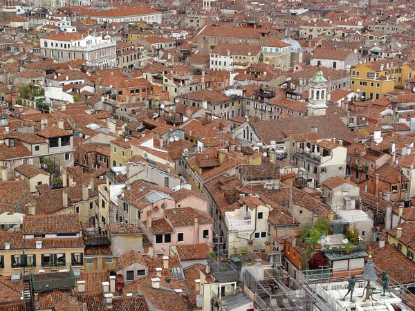 Bovenaanzicht van Venetië dak. — Stockfoto