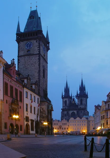 Prag alacakaranlıkta — Stok fotoğraf