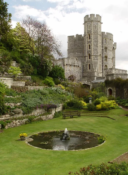 Jardin dans le château de Windsor. Edward remorquage Images De Stock Libres De Droits
