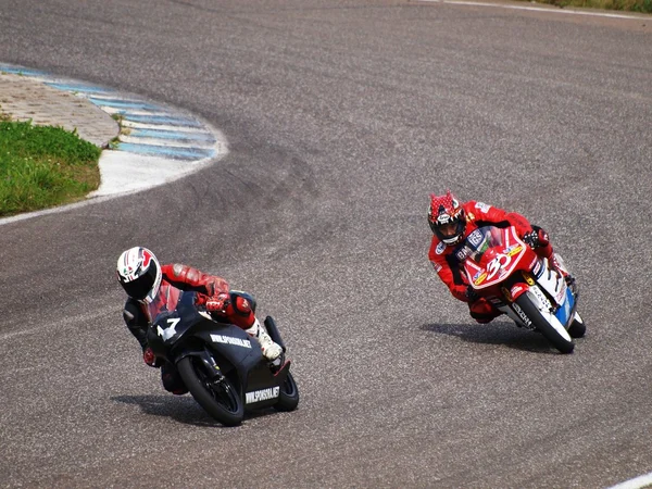 Race motorfiets op een bocht — Stockfoto