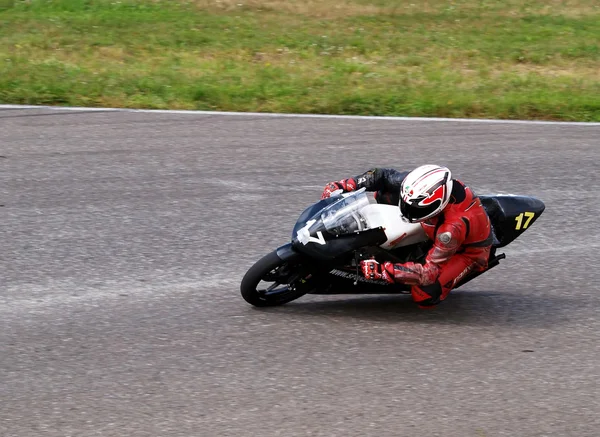 Race motorfiets op een bocht — Stockfoto