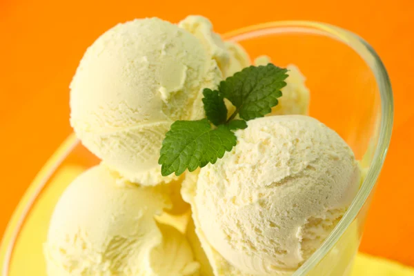 Ice cream in a glass — Stock Photo, Image
