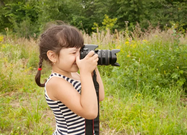Joven fotógrafa — Foto de Stock