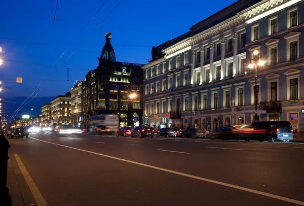 Nevskiy prospekt en la noche —  Fotos de Stock