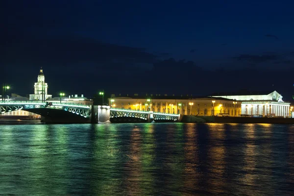 Палацовий міст вночі — стокове фото