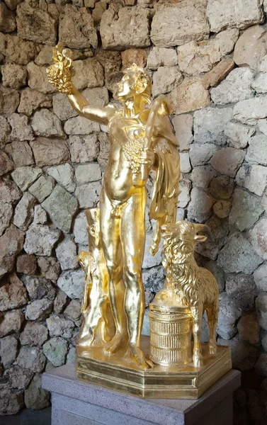 Golden garden sculpture — Stock Photo, Image