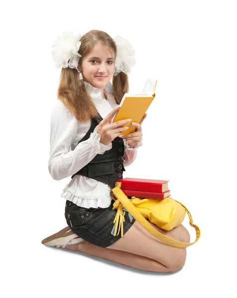 Studentessa che legge un libro — Foto Stock