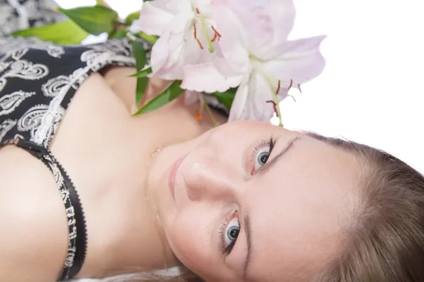 Anbud flicka med lily isolerade — Stockfoto