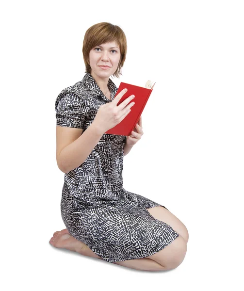Vrouwelijke student leesboek — Stockfoto