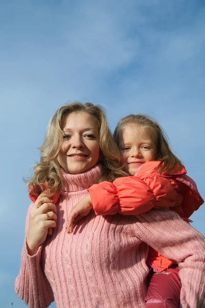 Mulher com filha — Fotografia de Stock
