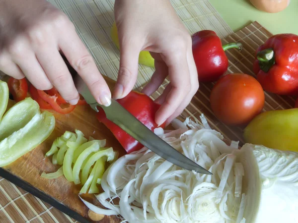 Slicing of pepper — Stock Photo, Image