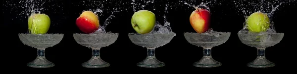 Apples falls into water — Stock Photo, Image