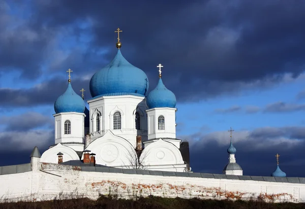 Bogolubovo の修道院はオーソドックス。ロシア — ストック写真