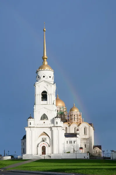 Catedral de dormição durante arco-íris — Fotografia de Stock