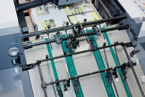 Jornal na máquina impressa offset — Fotografia de Stock