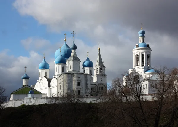 Pravoslavný klášter v bogolubovo — Stock fotografie
