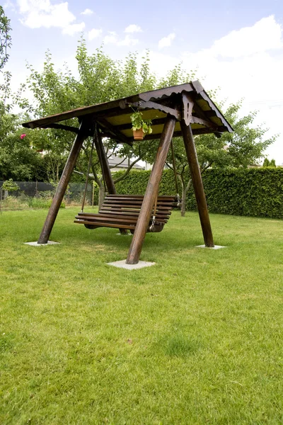 Swinging bench — Stock Photo, Image
