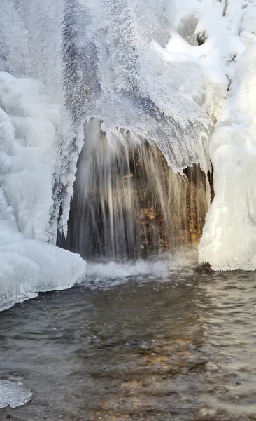 Wasserfall im Winter — Stockfoto