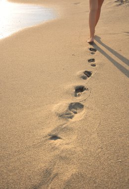 Beachwalk with footprints clipart