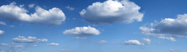 WIDE Блакитне небо і біла хмара Блакитне небо — стокове фото