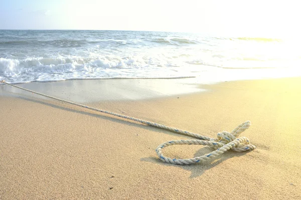 해변에 놓인 밧줄 — 스톡 사진