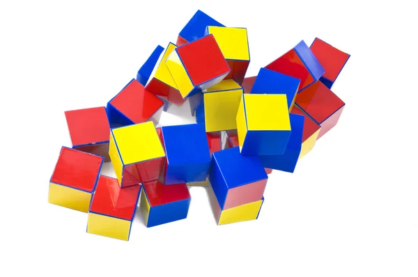 Маленькая куча цветных пластиковых кирпичей игрушки — стоковое фото