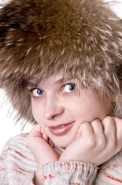 Bonito chapéu de pele de mulher bonita — Fotografia de Stock