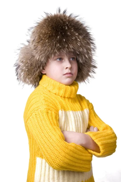 Ευτυχισμένο αγόρι στη γούνα, καπέλο — Φωτογραφία Αρχείου