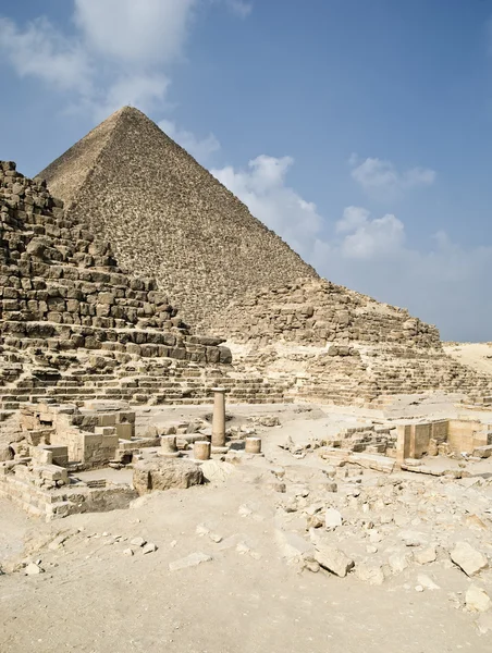 Egyptiska pyramiderna i giza — Stockfoto