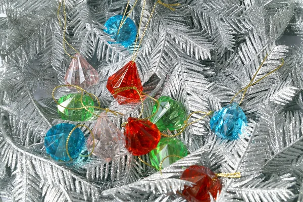 Ramas árbol plateado con diamantes —  Fotos de Stock