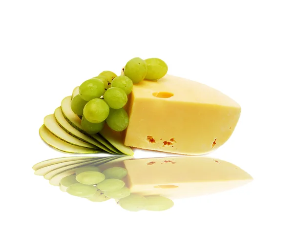 Сыр, виноград и груша — стоковое фото