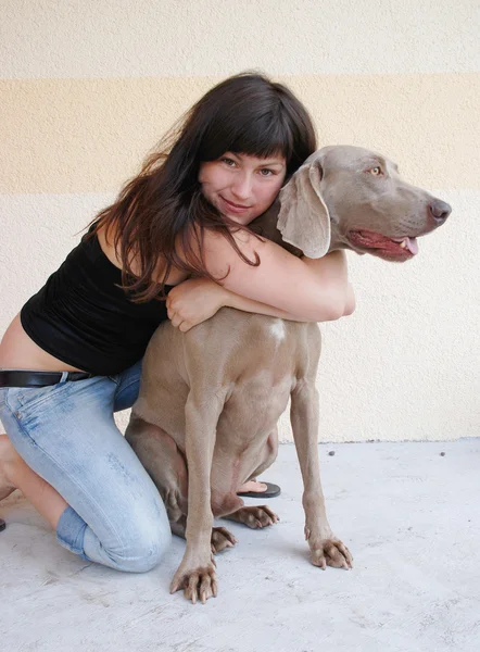 Fata și câinele — Fotografie, imagine de stoc