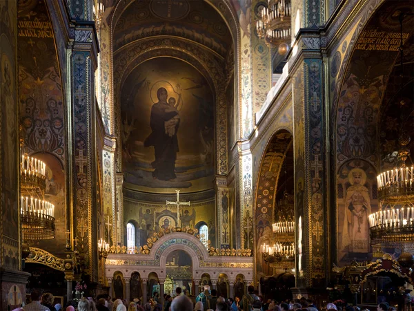Beten in der orthodoxen Kirche — Stockfoto