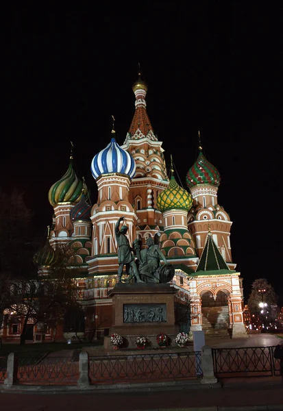 モスクワでヴァシリ blazhenniy 教会 — ストック写真