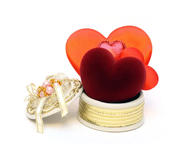 Día de San Valentín - pocos corazones en caja abierta — Foto de Stock