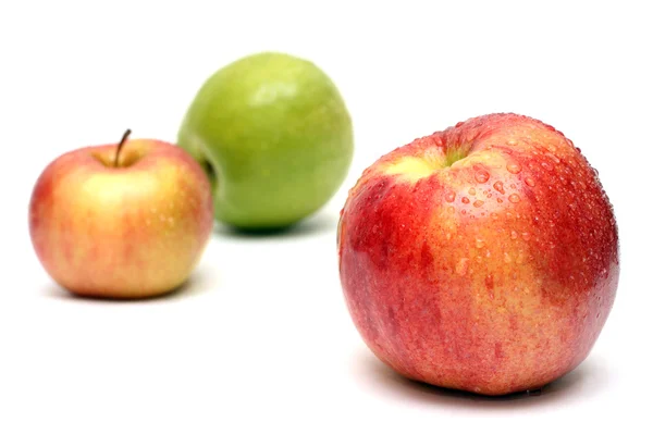 Mokrá jablka s vodou kapky — Stock fotografie