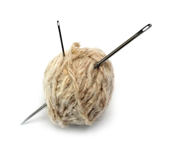 Clew de fio de lã e duas agulhas — Fotografia de Stock