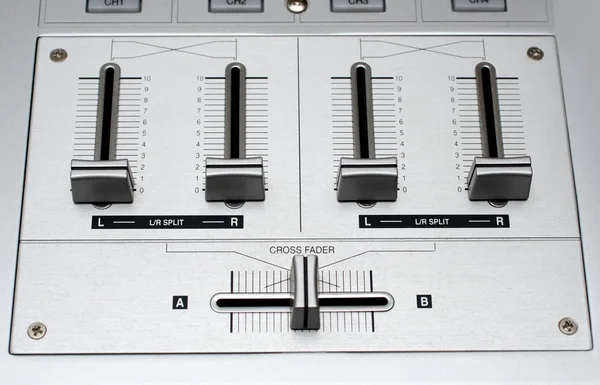 Dj 음악 믹서의 페이드 컨트롤 — 스톡 사진