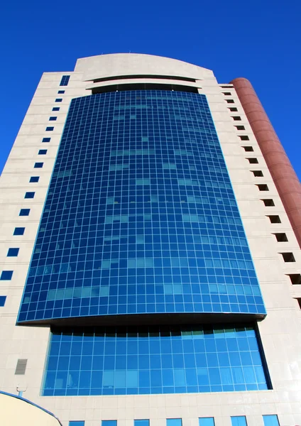 Edifício moderno alto — Fotografia de Stock