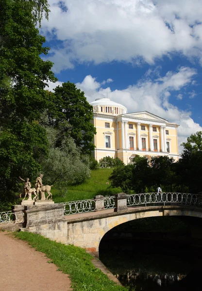 Palazzo nel parco Pavlovsk — Foto Stock